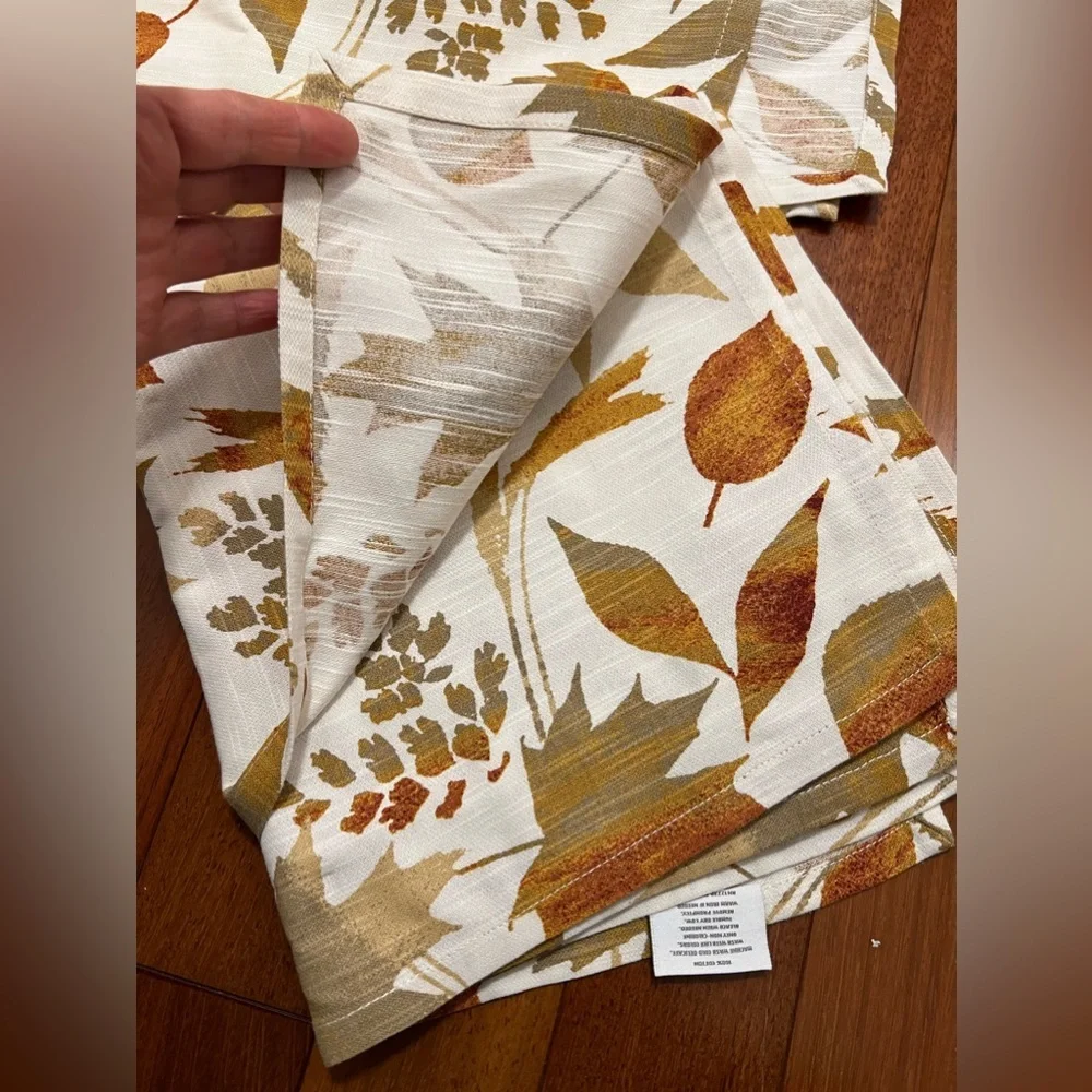 Napkins Set of 12 Leaf Pattern in Fall Colors NWOT